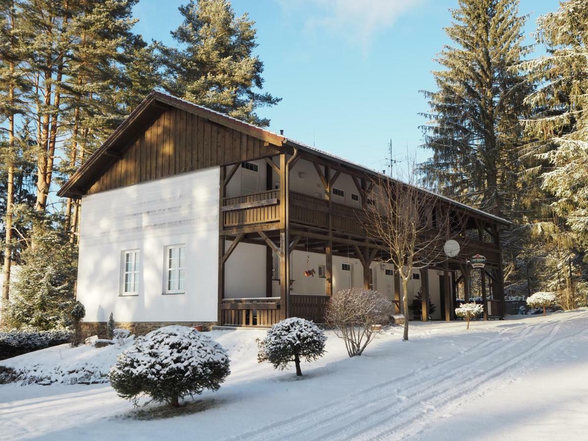 Lojzovy Paseky Hotell Frymburk Exteriör bild